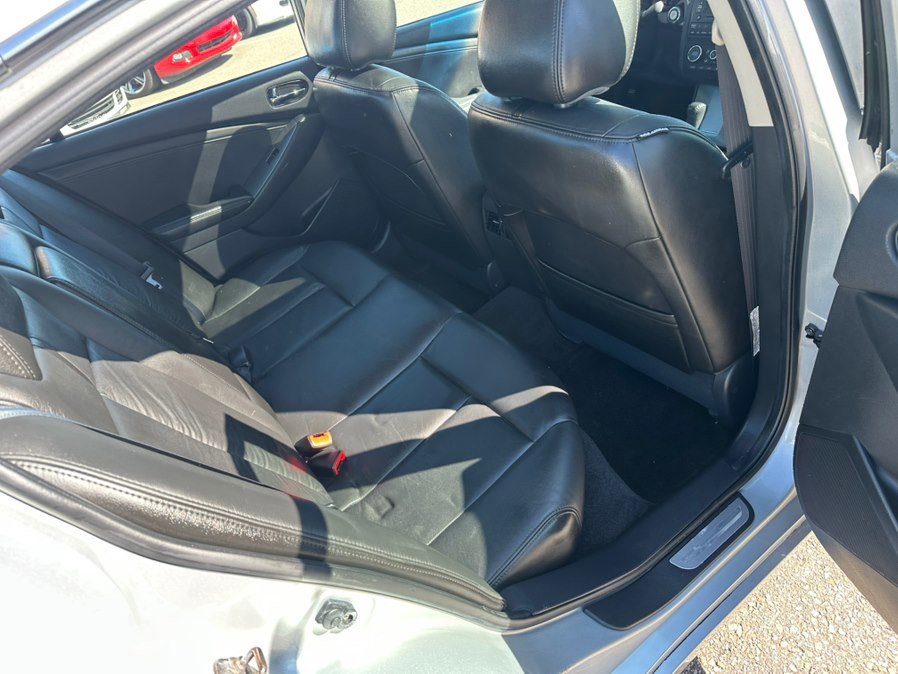 Used 2009 Nissan Altima 3.5 SL w/ Emergency Aid Pkg FWD image 15