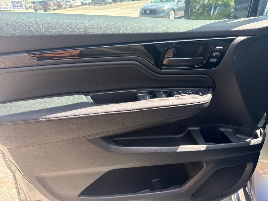 New 2026 Honda Odyssey Touring image 11