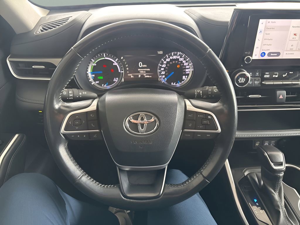 Used 2024 Toyota Highlander LE image 10