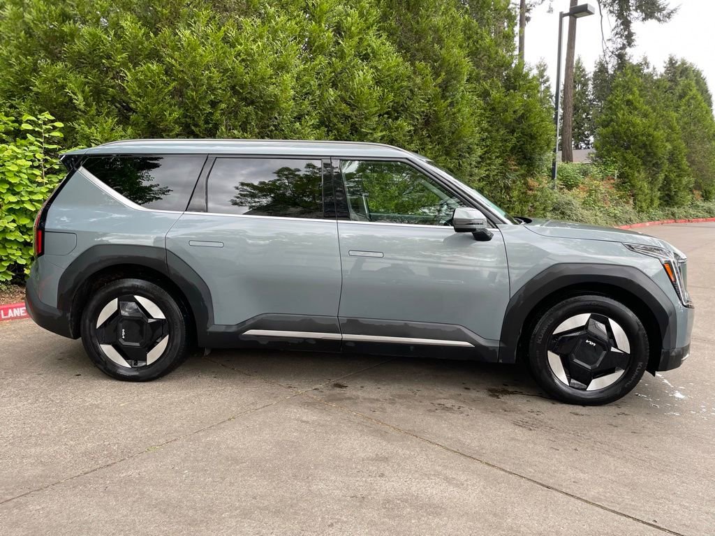 Used 2024 Kia EV9 Wind AWD/4WD image 3