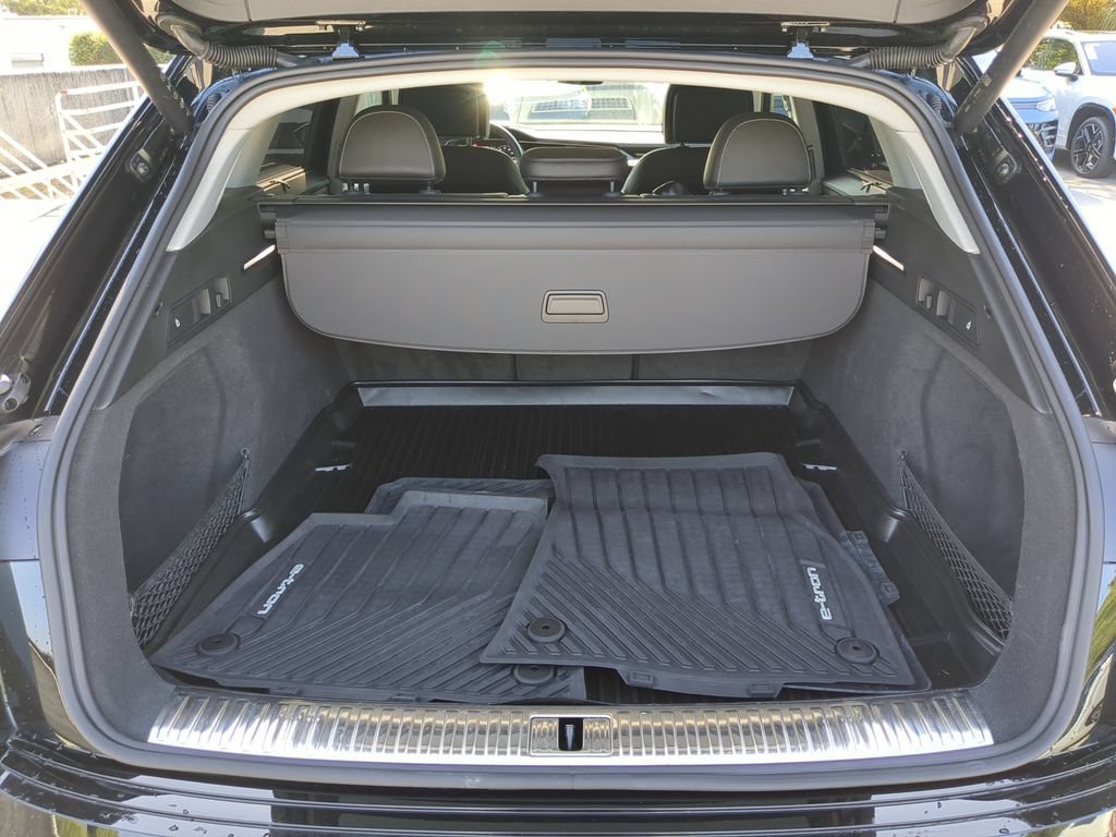 Used 2024 Audi Q8 e-tron Prestige w/ Prestige Package AWD/4WD image 9
