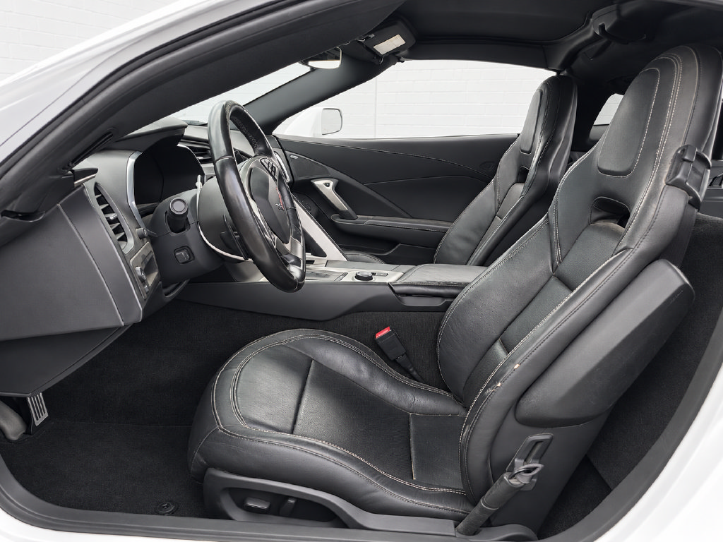Used 2016 Chevrolet Corvette Stingray Coupe RWD image 6