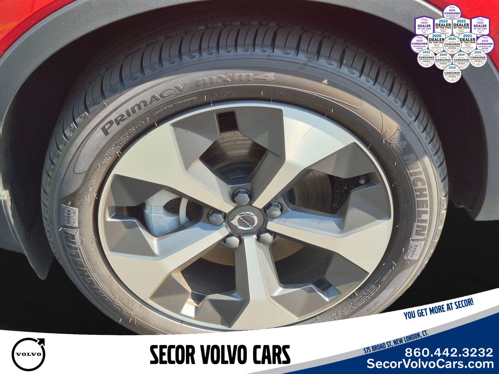 Used 2024 Volvo XC40 B5 Plus w/ Protection Package Premier AWD/4WD image 31