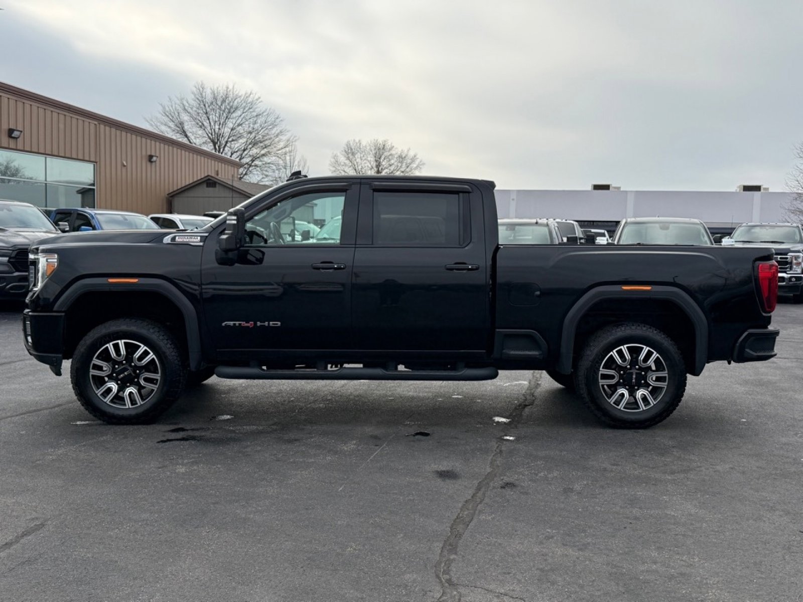 Used 2022 GMC Sierra 2500 AT4 w/ AT4 Preferred Package image 5