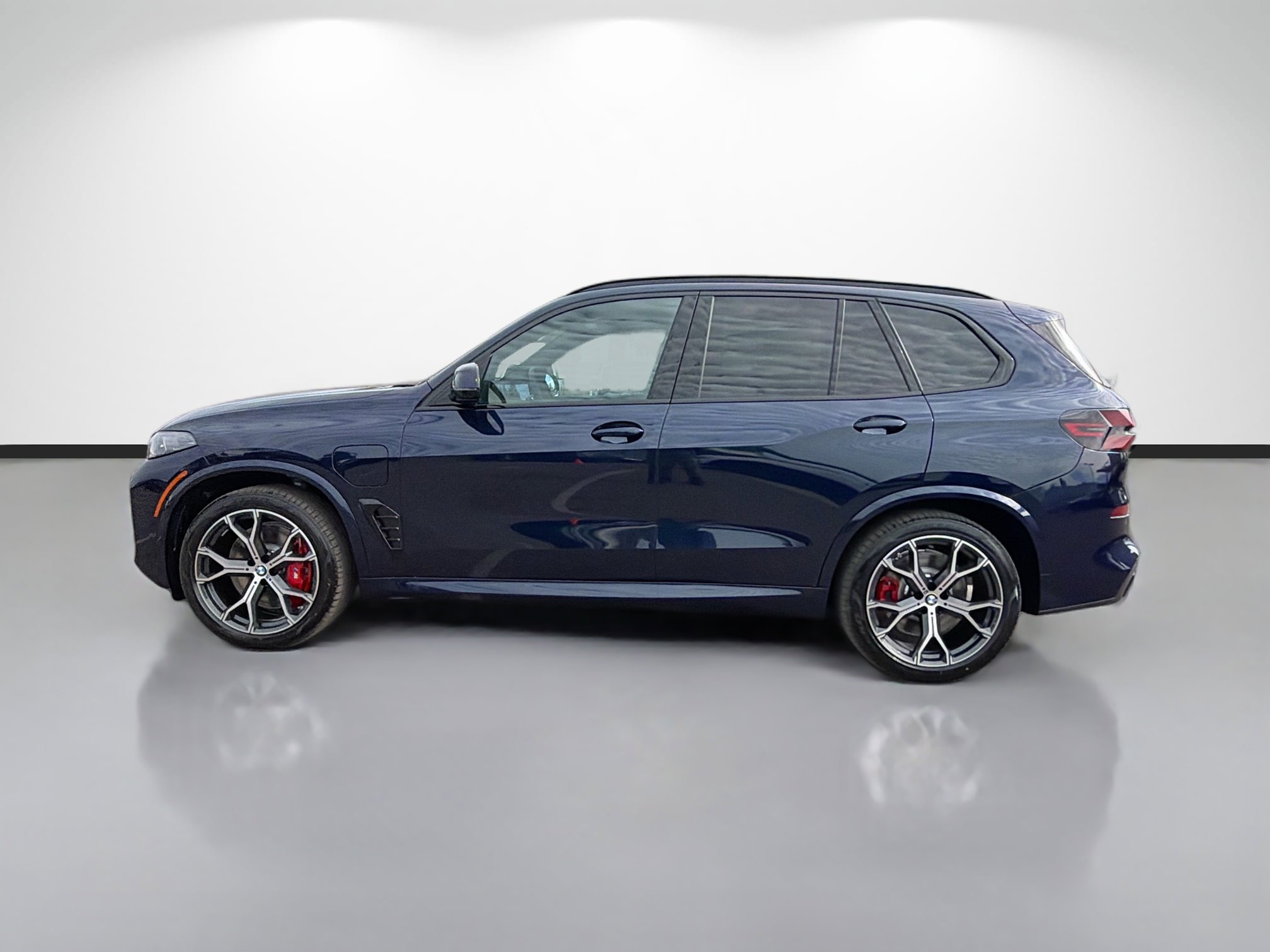 New 2026 BMW X5 xDrive50e image 6