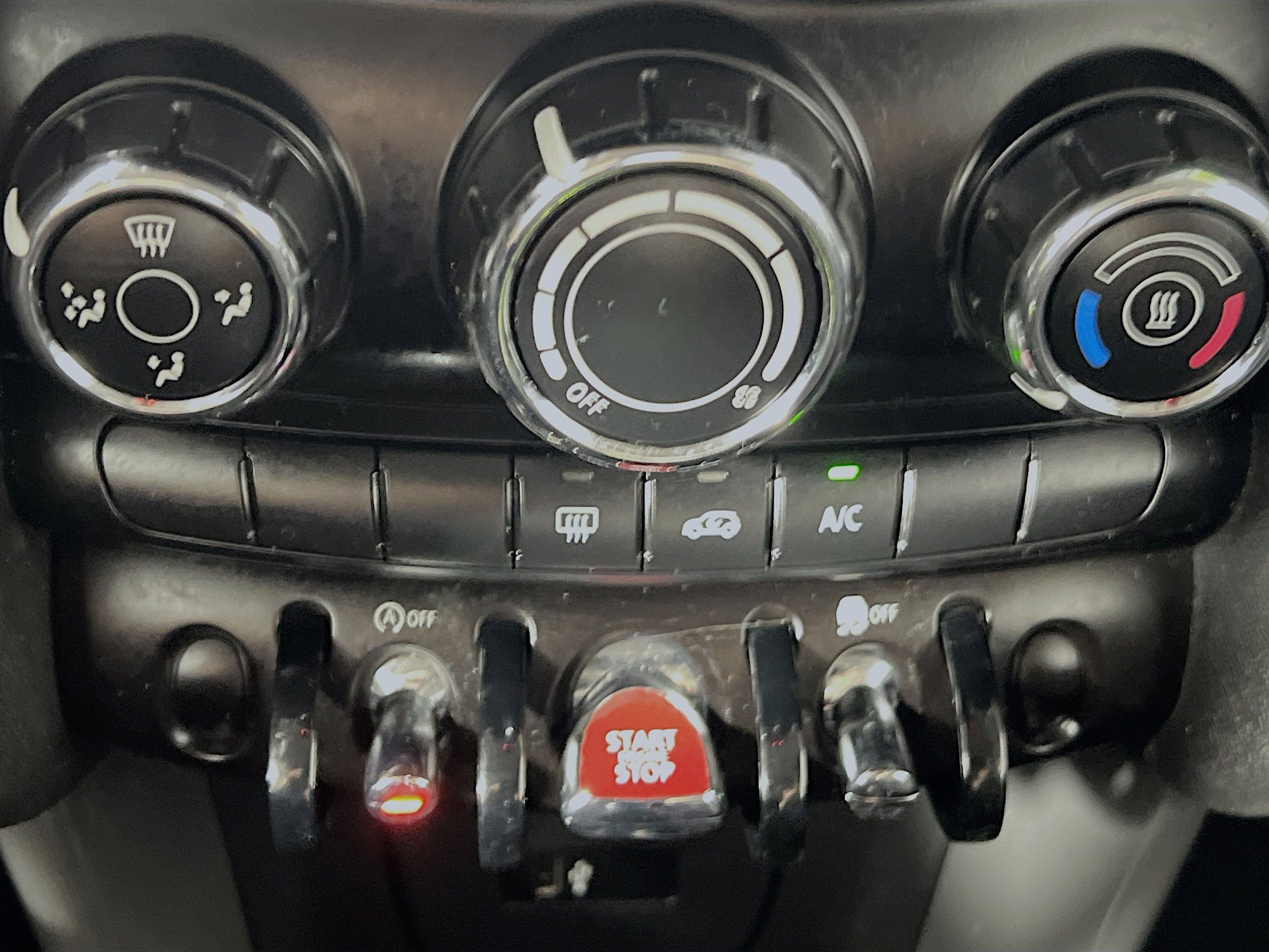 Used 2019 MINI Cooper 2-Door Hardtop FWD image 26