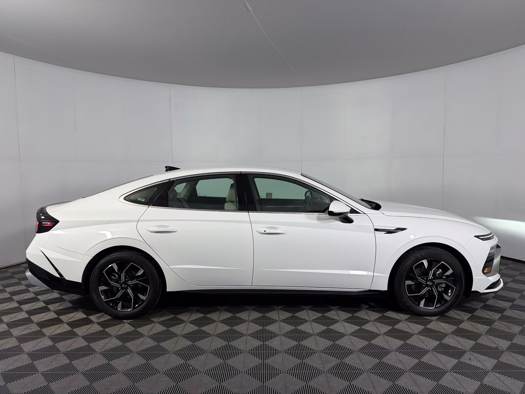 Used 2025 Hyundai Sonata SEL FWD image 5
