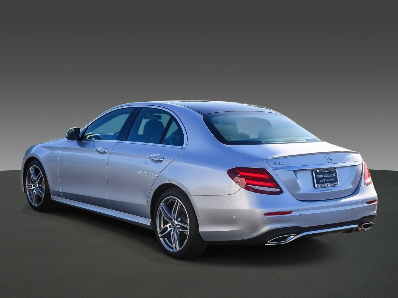 Used 2018 Mercedes-Benz E 300 w/ Premium 3 Package (Q03) image 2