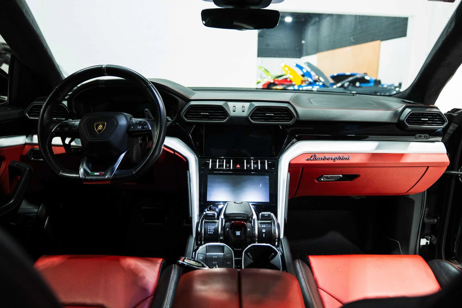 Used 2022 Lamborghini Urus AWD/4WD image 33