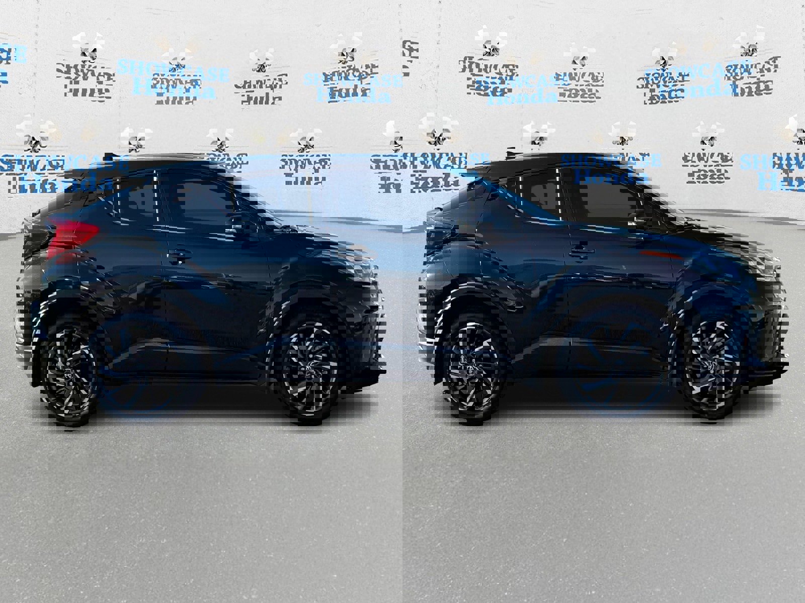 Used 2020 Toyota C-HR Limited image 9