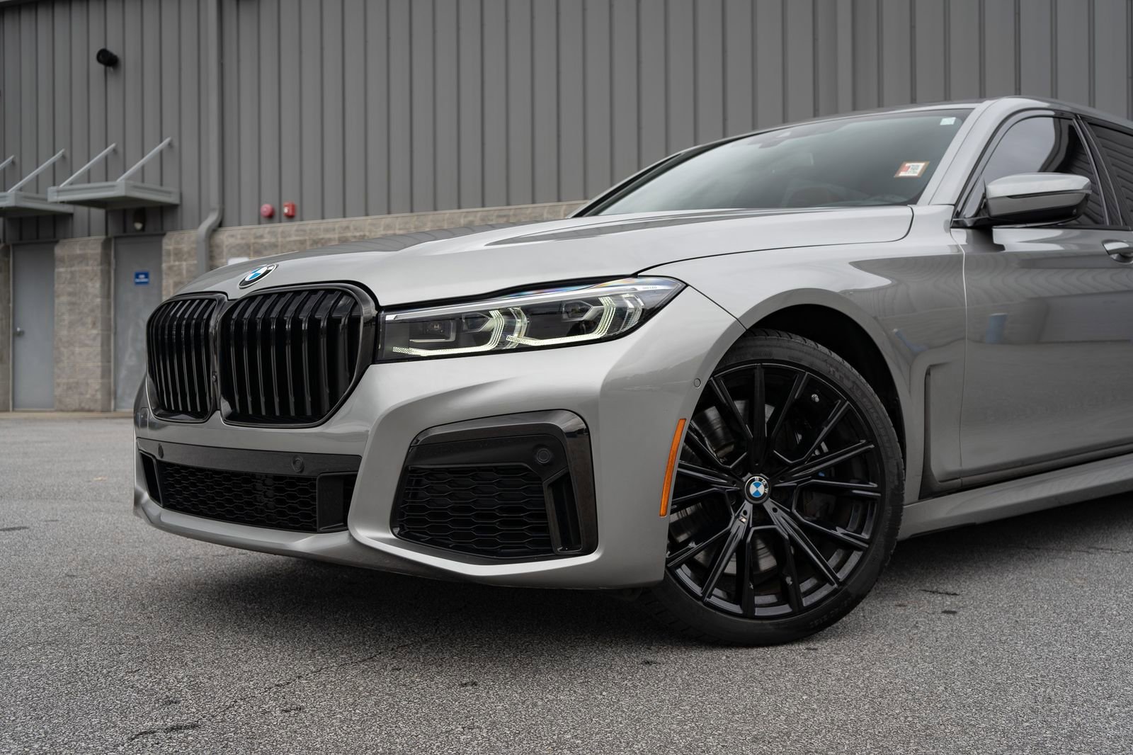 Used 2022 BMW 750i xDrive w/ Autobahn Package AWD/4WD image 6