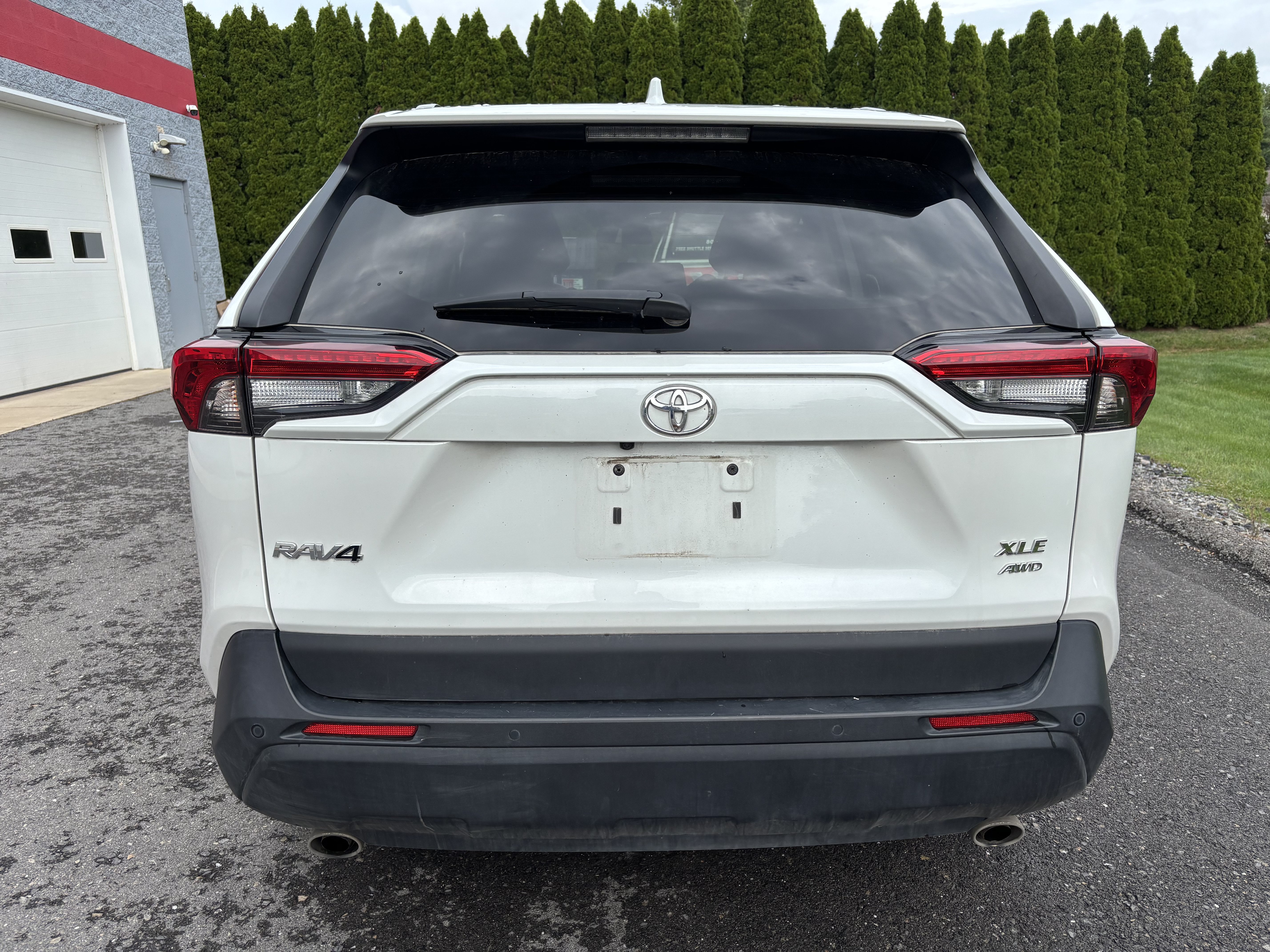 Certified 2023 Toyota RAV4 XLE Premium AWD/4WD image 4