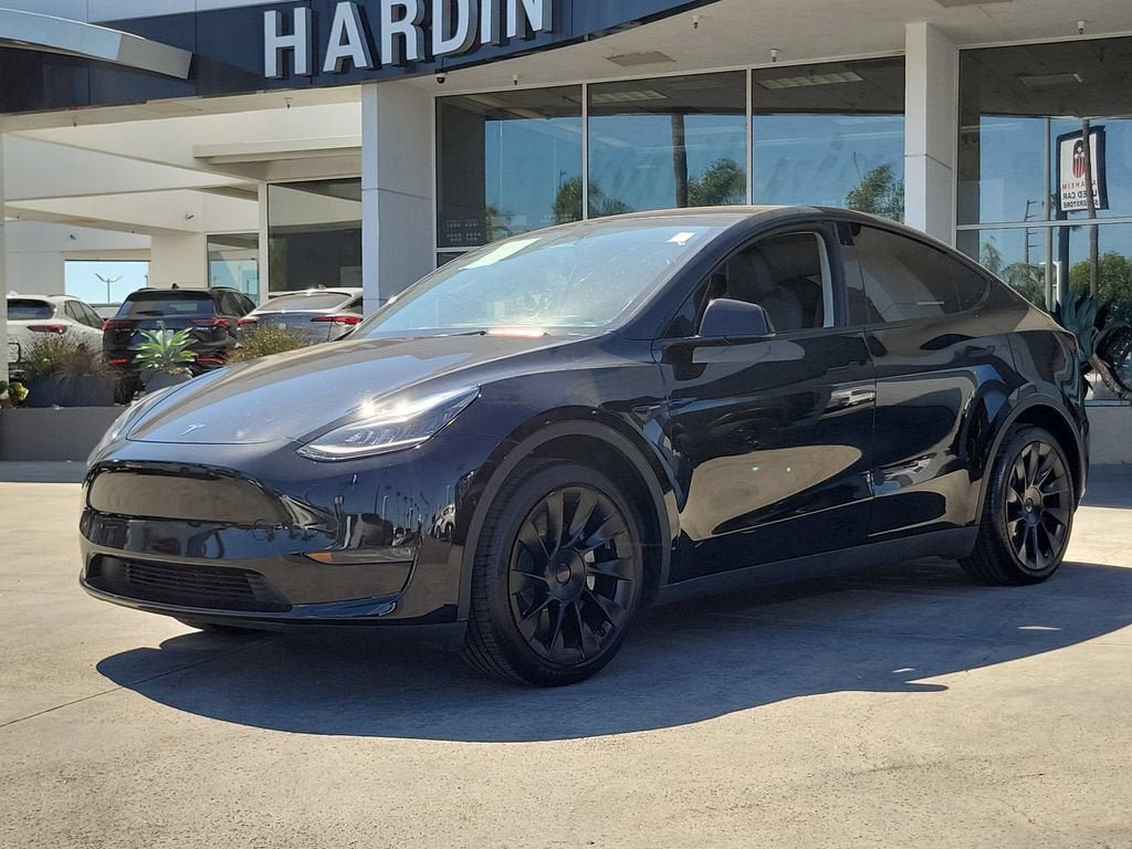 Used 2023 Tesla Model Y Long Range AWD/4WD image 2