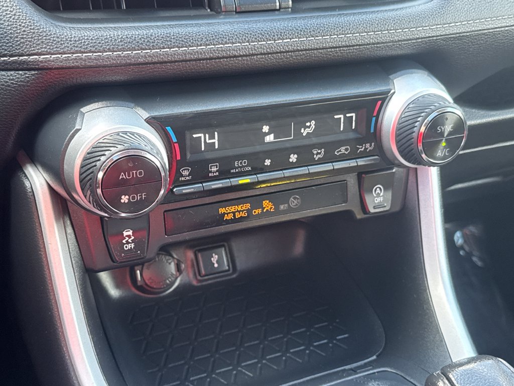 Used 2021 Toyota RAV4 XLE w/ Convenience Package AWD/4WD image 26