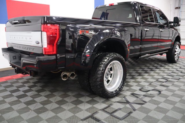Used 2017 Ford F350 Platinum w/ Platinum Ultimate Package AWD/4WD image 26