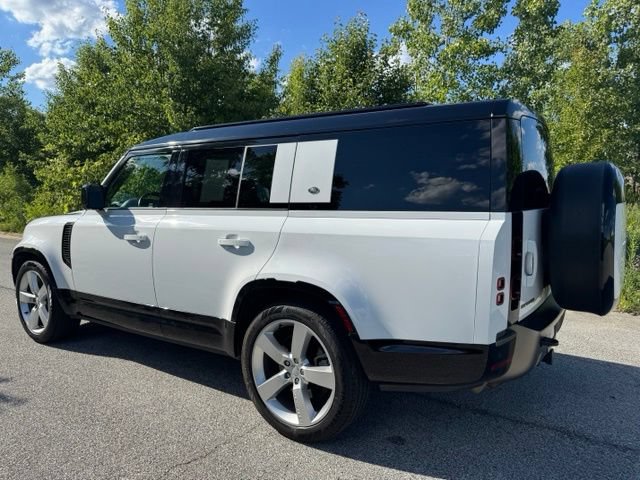 Certified 2024 Land Rover Defender 130 X-Dynamic SE AWD/4WD image 7