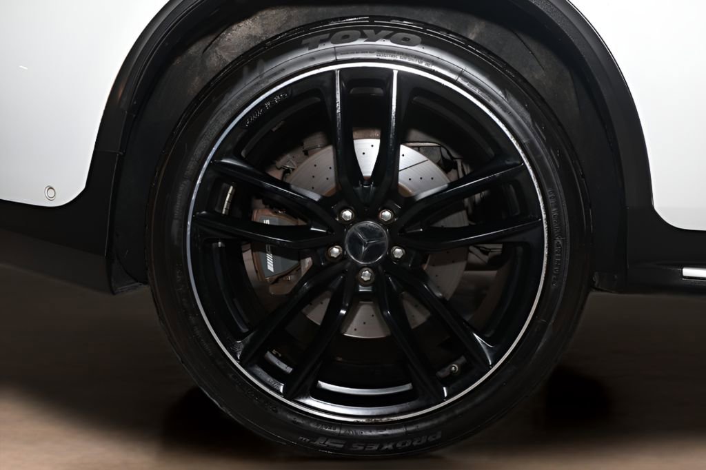 Used 2019 Mercedes-Benz GLC 63 AMG 4MATIC image 32