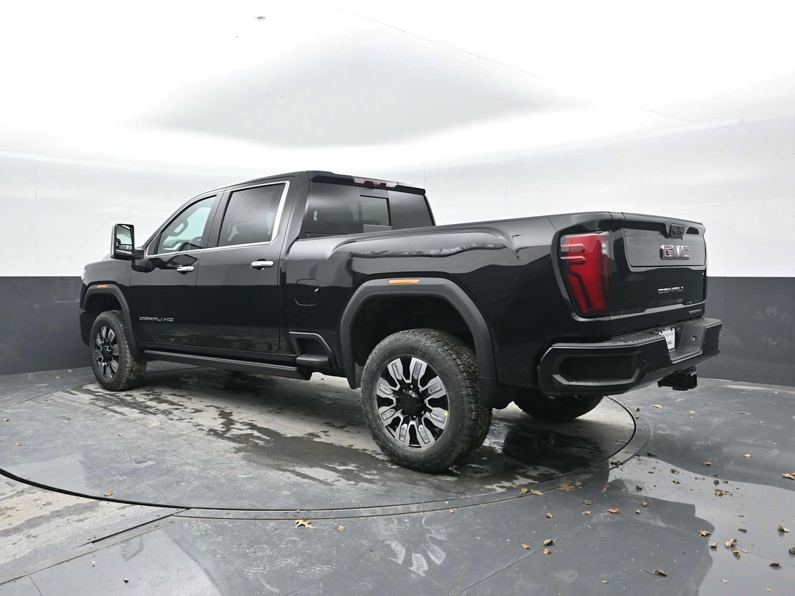 Used 2026 GMC Sierra 2500 Denali w/ Denali Reserve Package AWD/4WD image 2