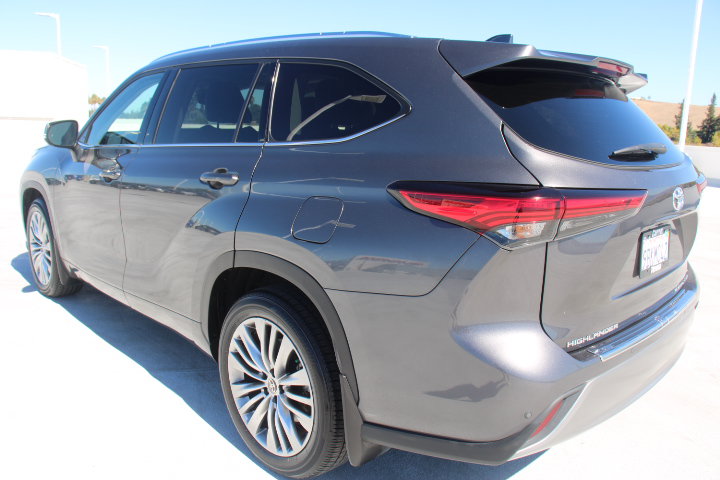 Used 2022 Toyota Highlander Platinum AWD/4WD image 5