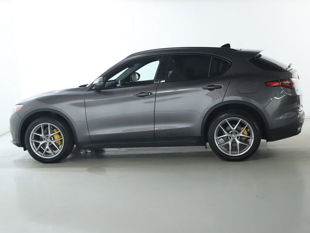 Used 2018 Alfa Romeo Stelvio Ti Sport image 39