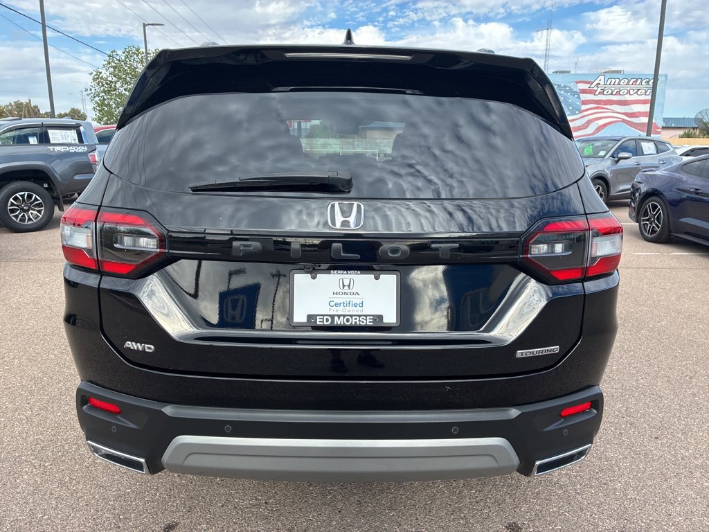 Used 2024 Honda Pilot Touring image 4