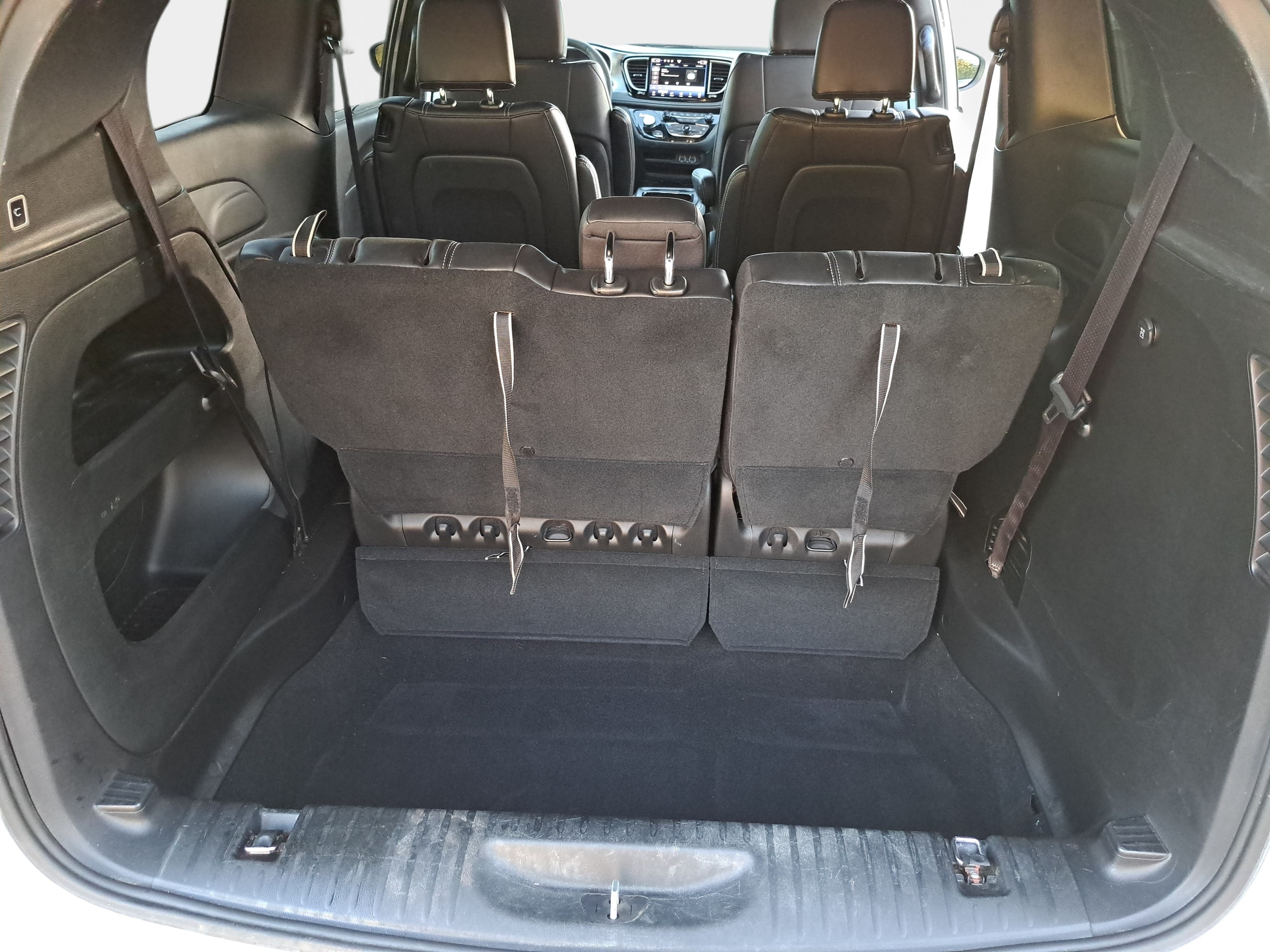Used 2023 Chrysler Pacifica Touring-L w/ S Appearance Package AWD/4WD image 13