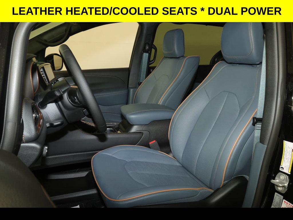 New 2027 Chrysler Pacifica Pinnacle w/ Theater Group AWD/4WD image 3