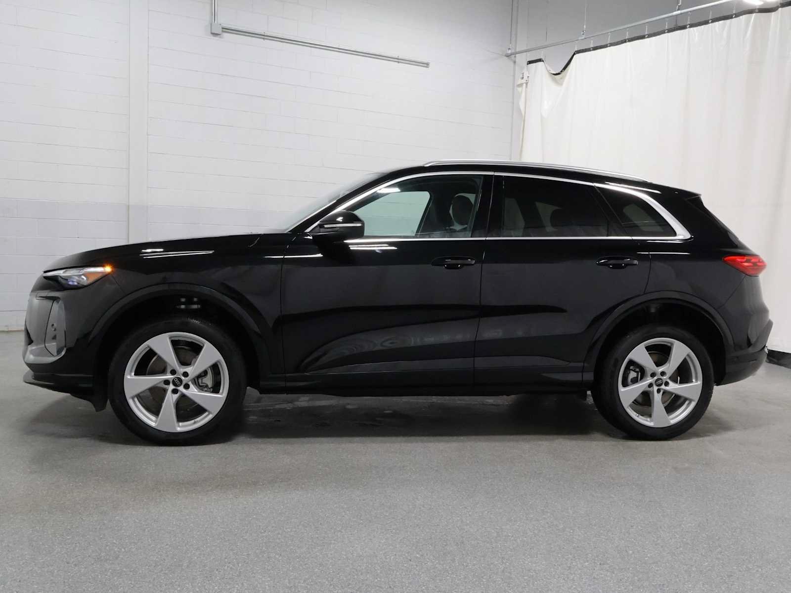 New 2026 Audi Q5 Premium AWD/4WD image 2