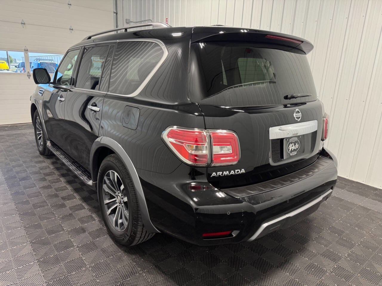 Used 2019 Nissan Armada SL w/ Premium Package image 4