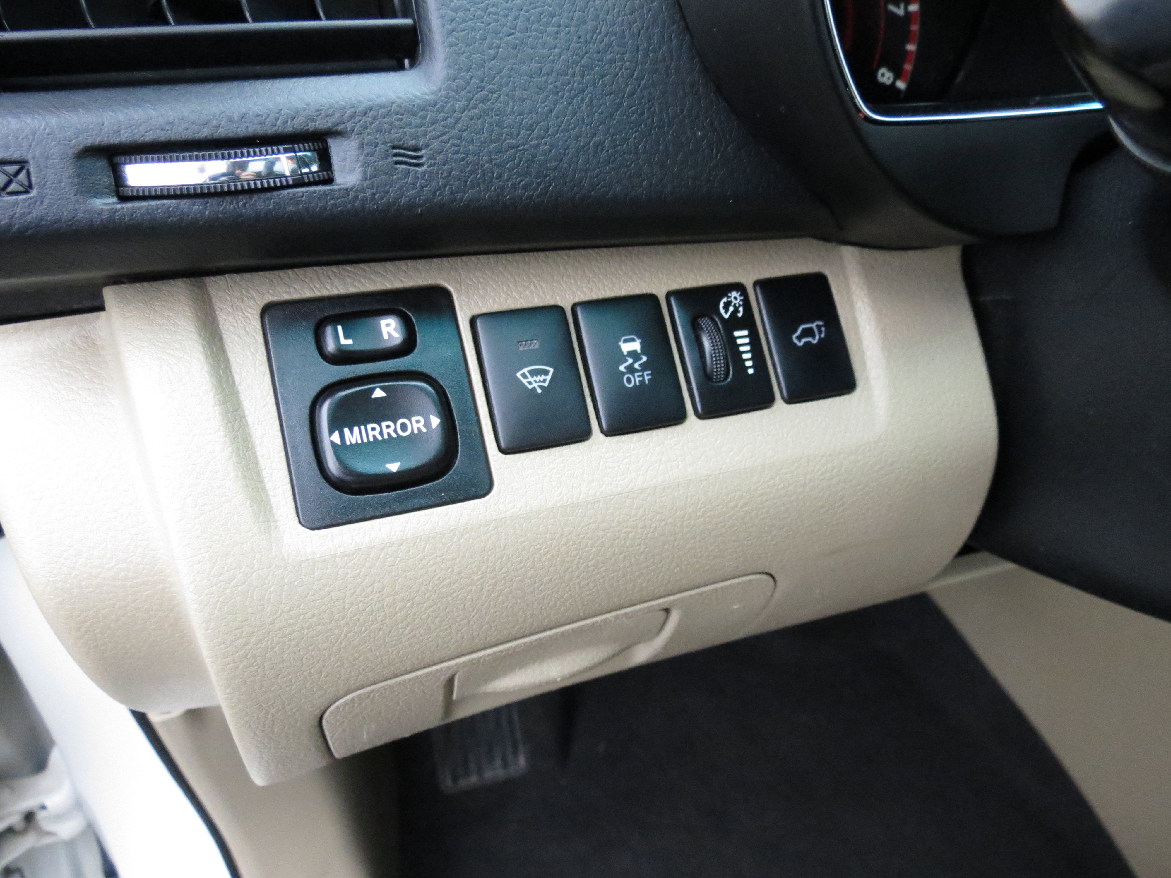 Used 2012 Toyota Highlander Limited image 14