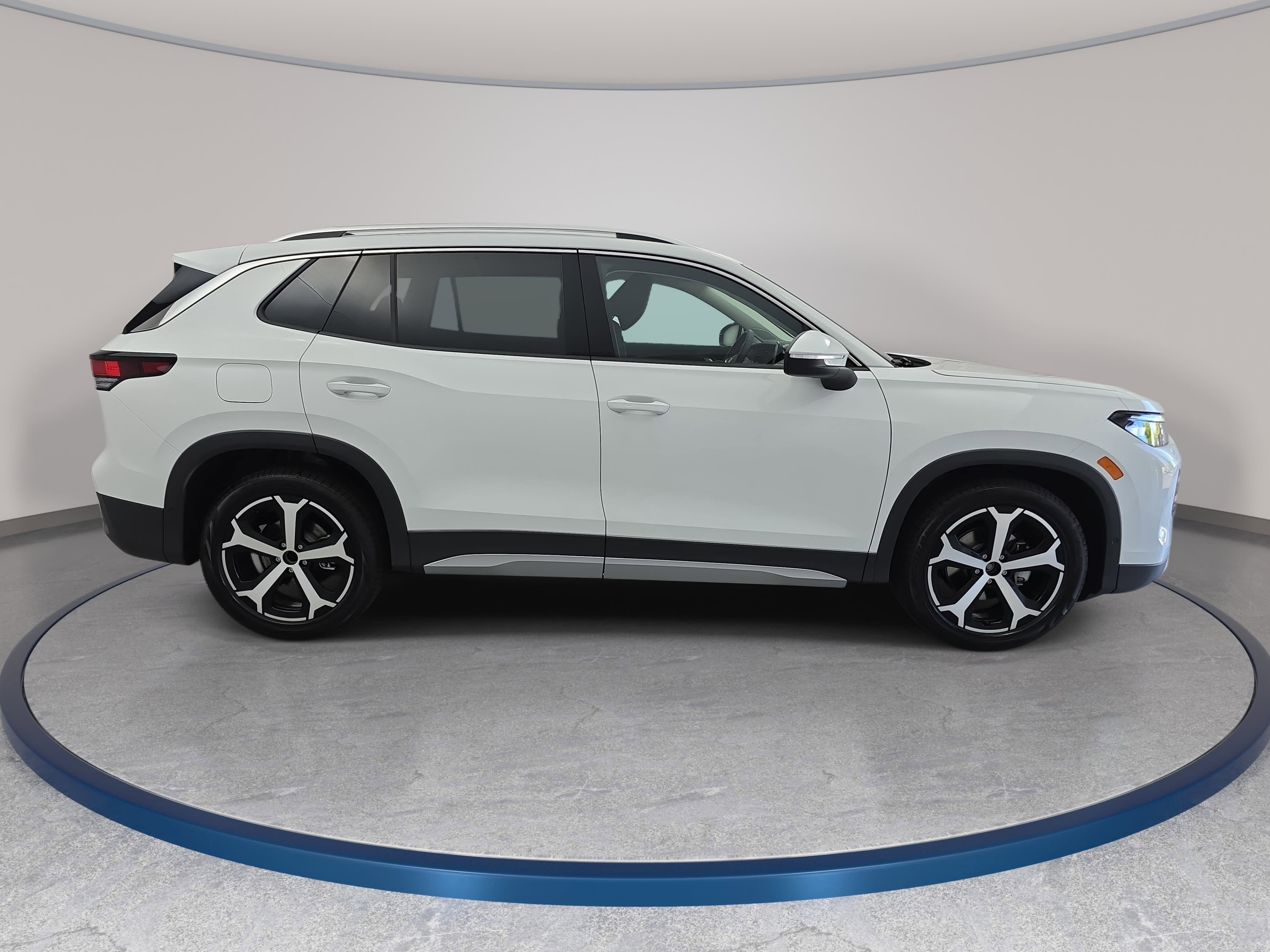 New 2026 Volkswagen Tiguan SE FWD image 4