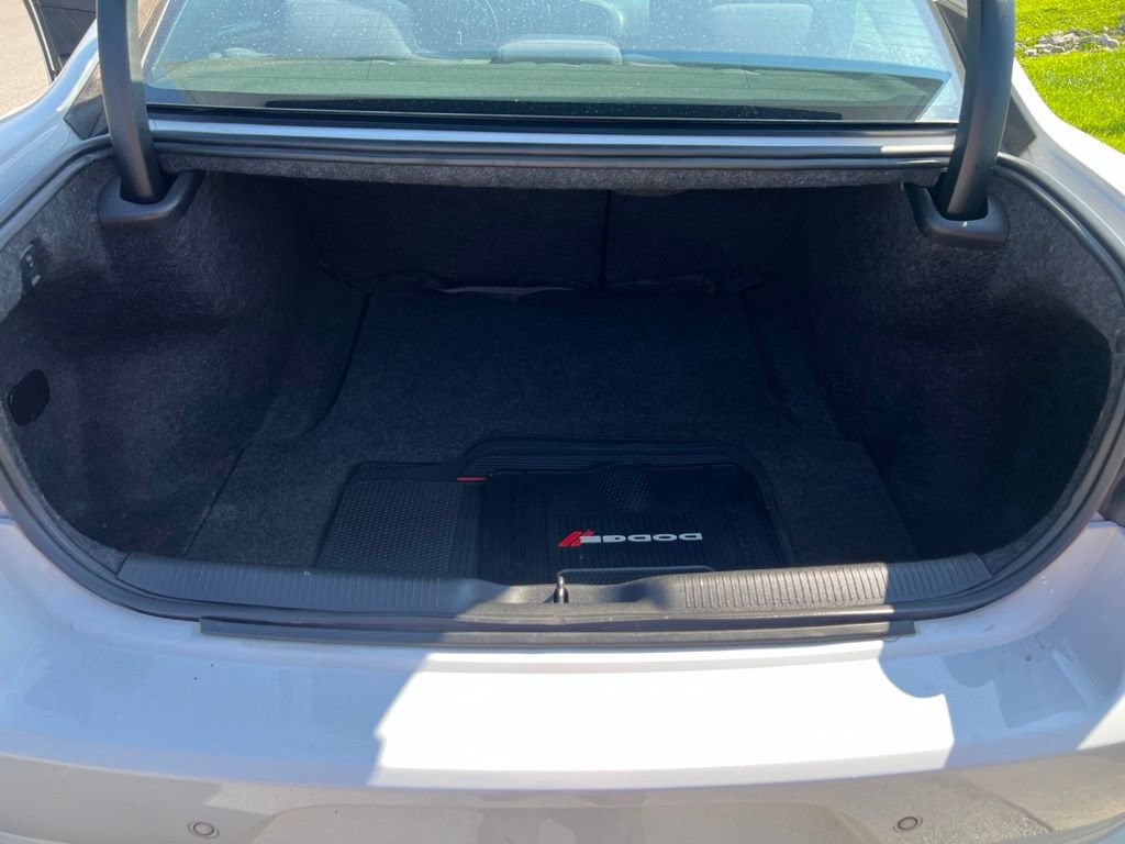 Used 2019 Dodge Charger SXT RWD image 11
