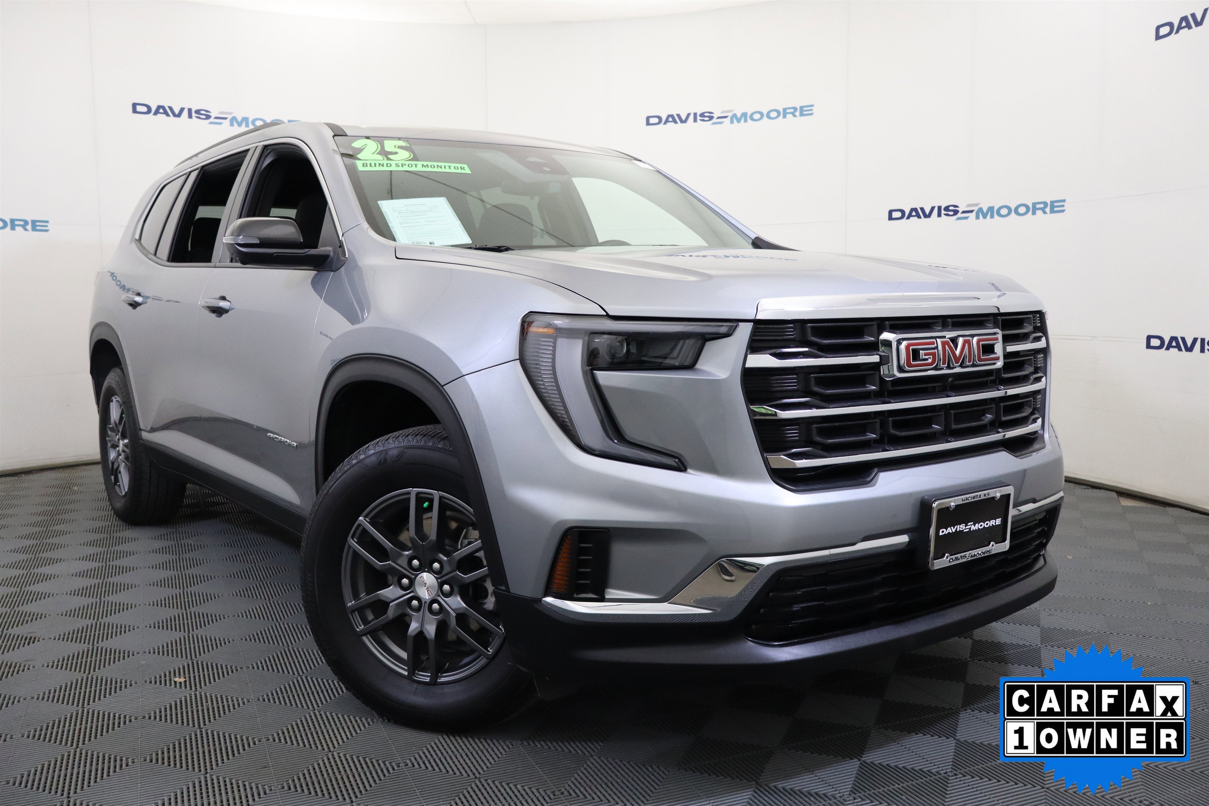 Used 2025 GMC Acadia Elevation image 2