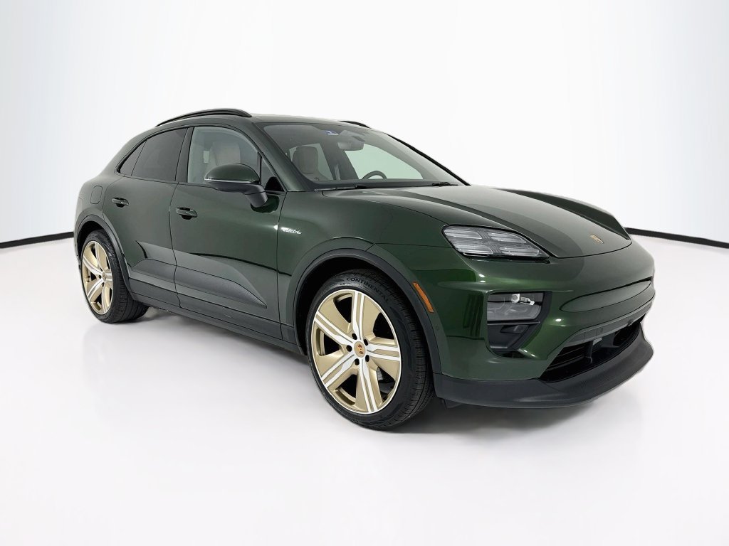 Certified 2025 Porsche Macan Electric RWD image 7