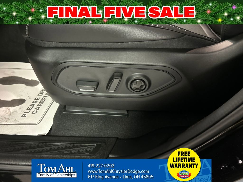 New 2025 Jeep Grand Cherokee L Laredo image 11