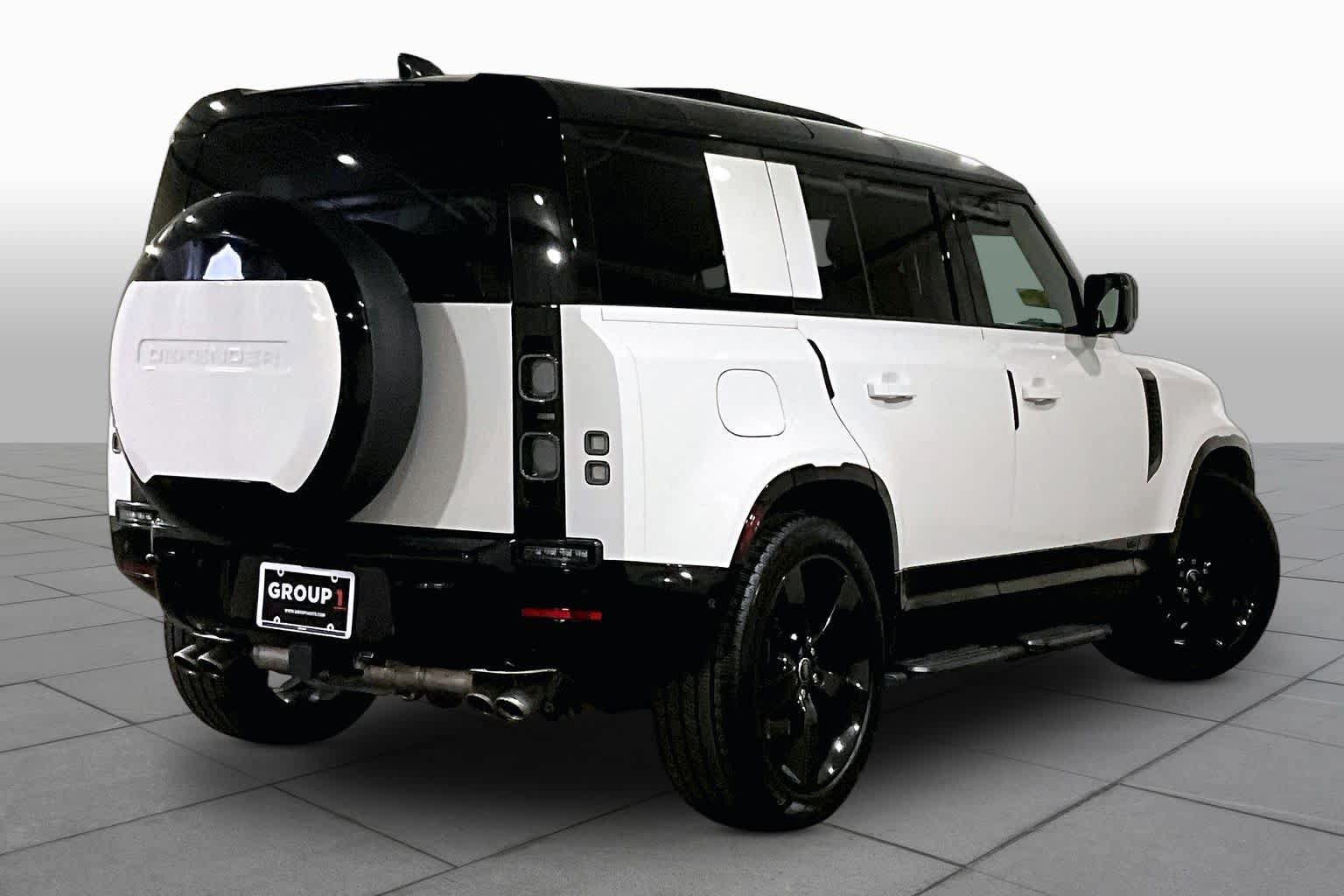 Used 2025 Land Rover Defender 110 V8 AWD/4WD image 12