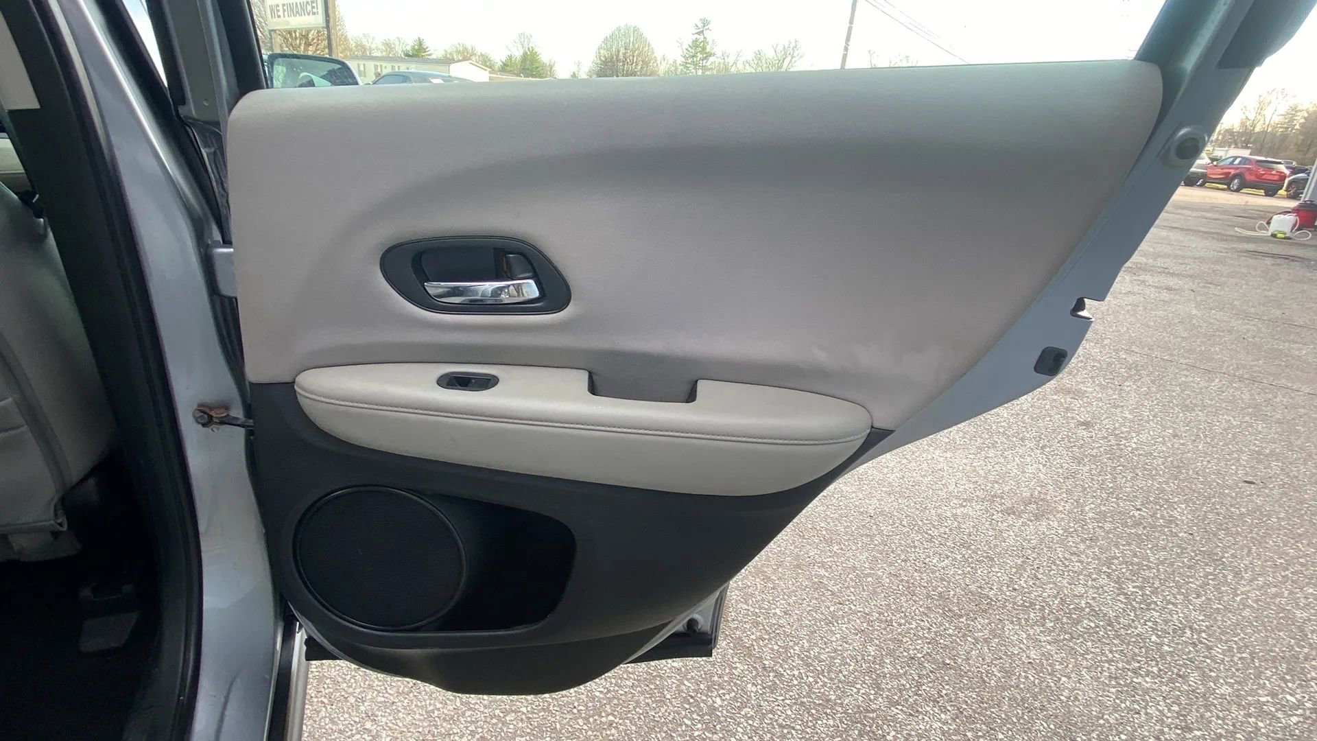 Used 2017 Honda HR-V LX image 18