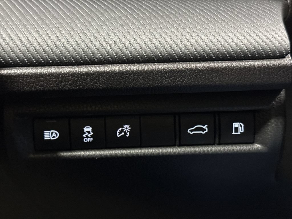 Used 2025 Toyota Camry Hybrid FWD image 18
