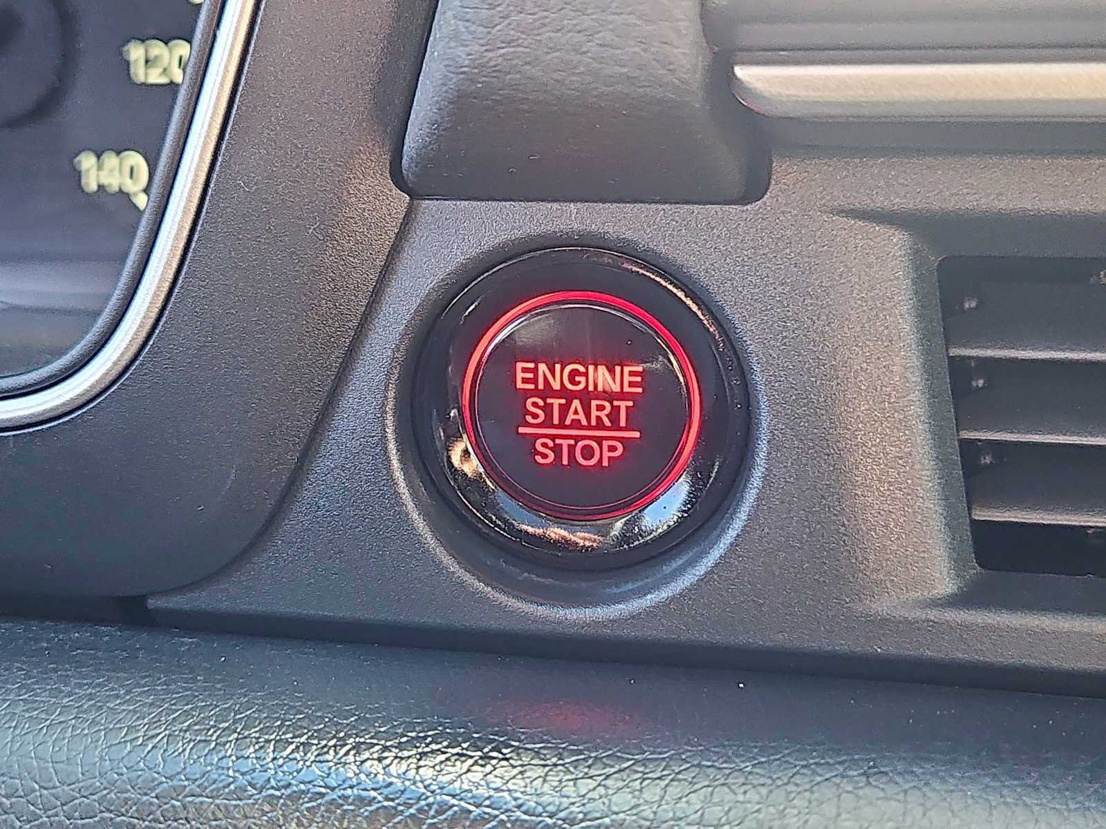 Used 2023 Honda Pilot Touring image 25