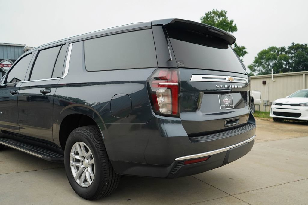 Used 2021 Chevrolet Suburban LT RWD image 20
