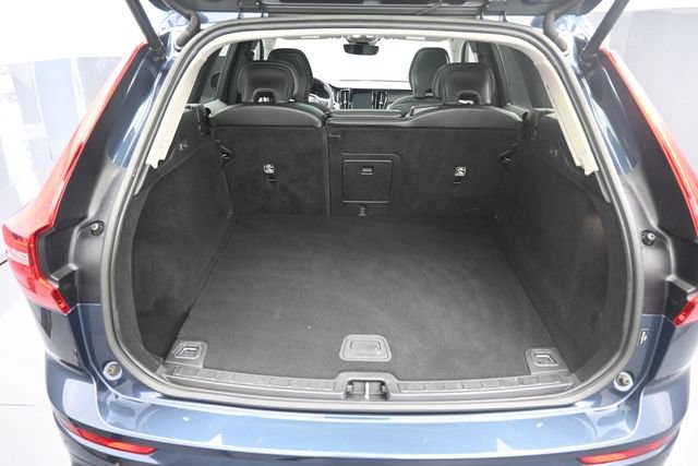 Certified 2024 Volvo XC60 B5 Core AWD/4WD image 23