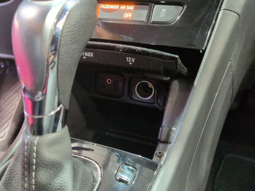 Used 2022 Buick Encore Preferred AWD/4WD image 23
