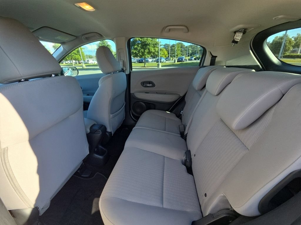 Used 2018 Honda HR-V LX image 11