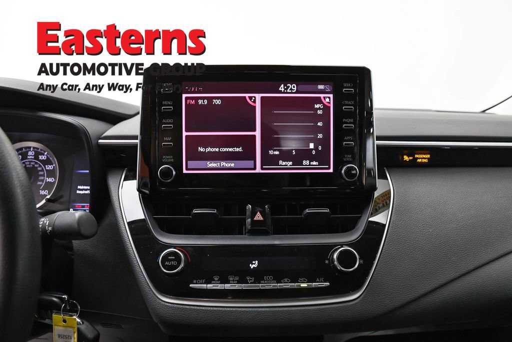 Used 2020 Toyota Corolla LE FWD image 11