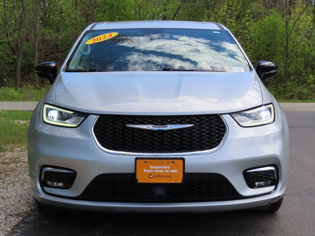 Certified 2024 Chrysler Pacifica Touring-L FWD image 12