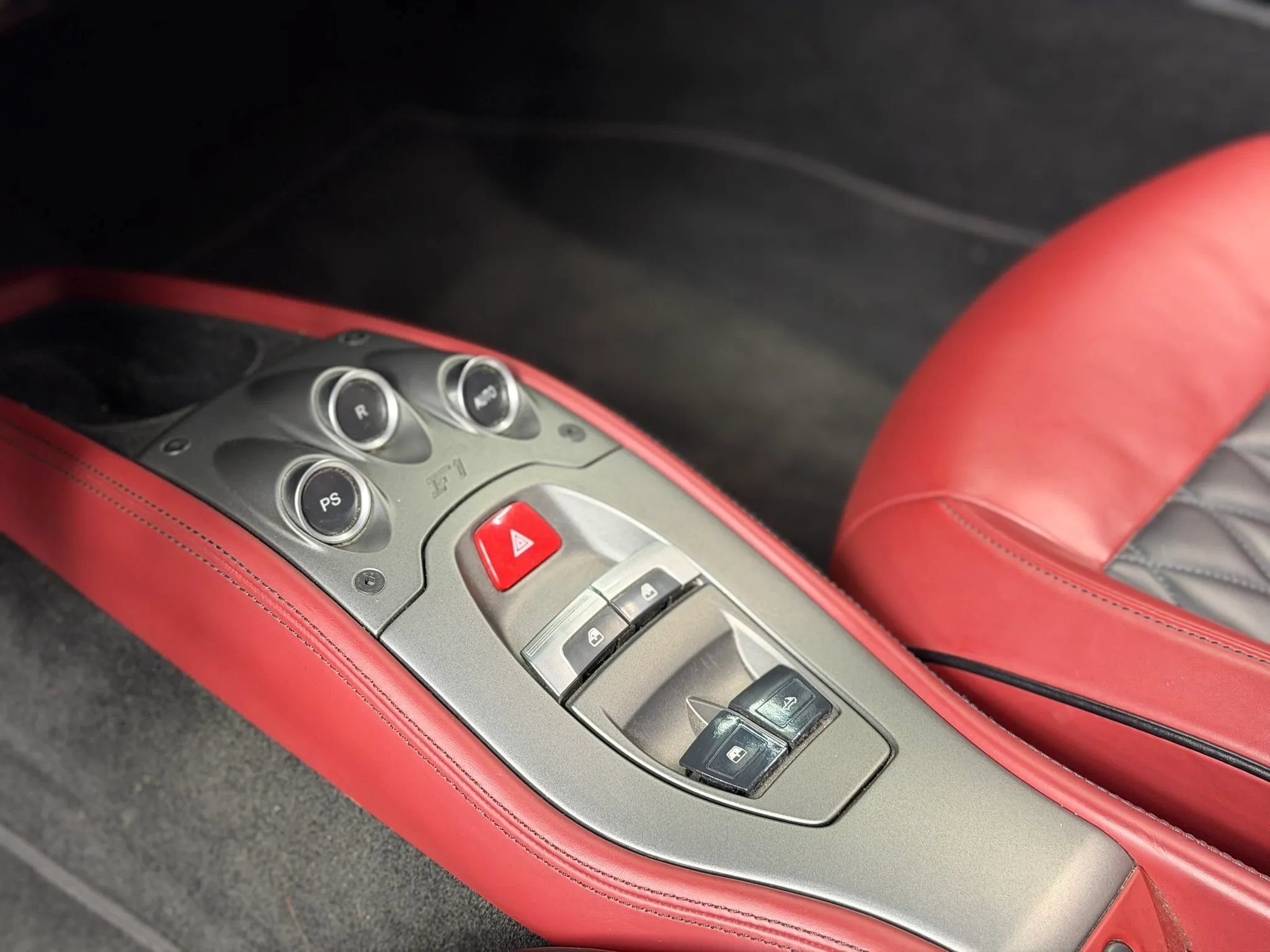 Used 2014 Ferrari 458 Spider RWD image 22