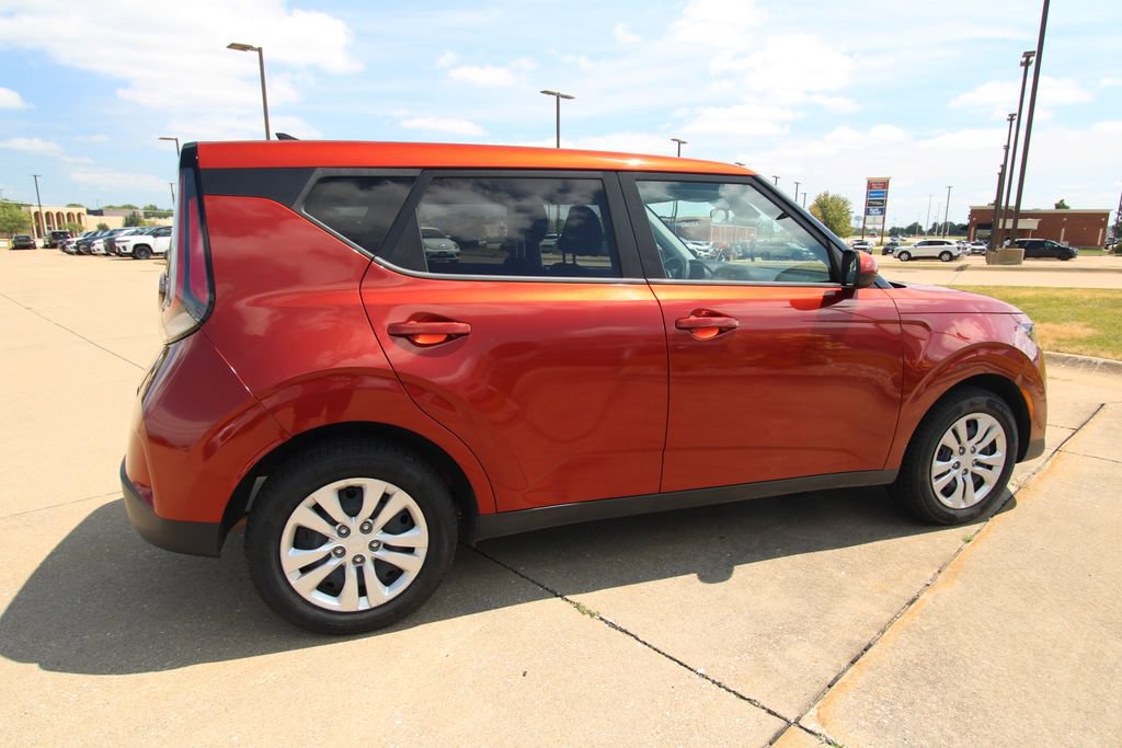Used 2023 Kia Soul LX FWD image 5