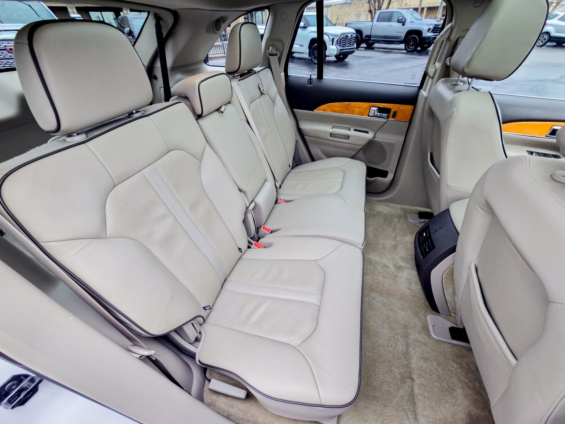 Used 2015 Lincoln MKX FWD w/ Equipment Group 102A image 28