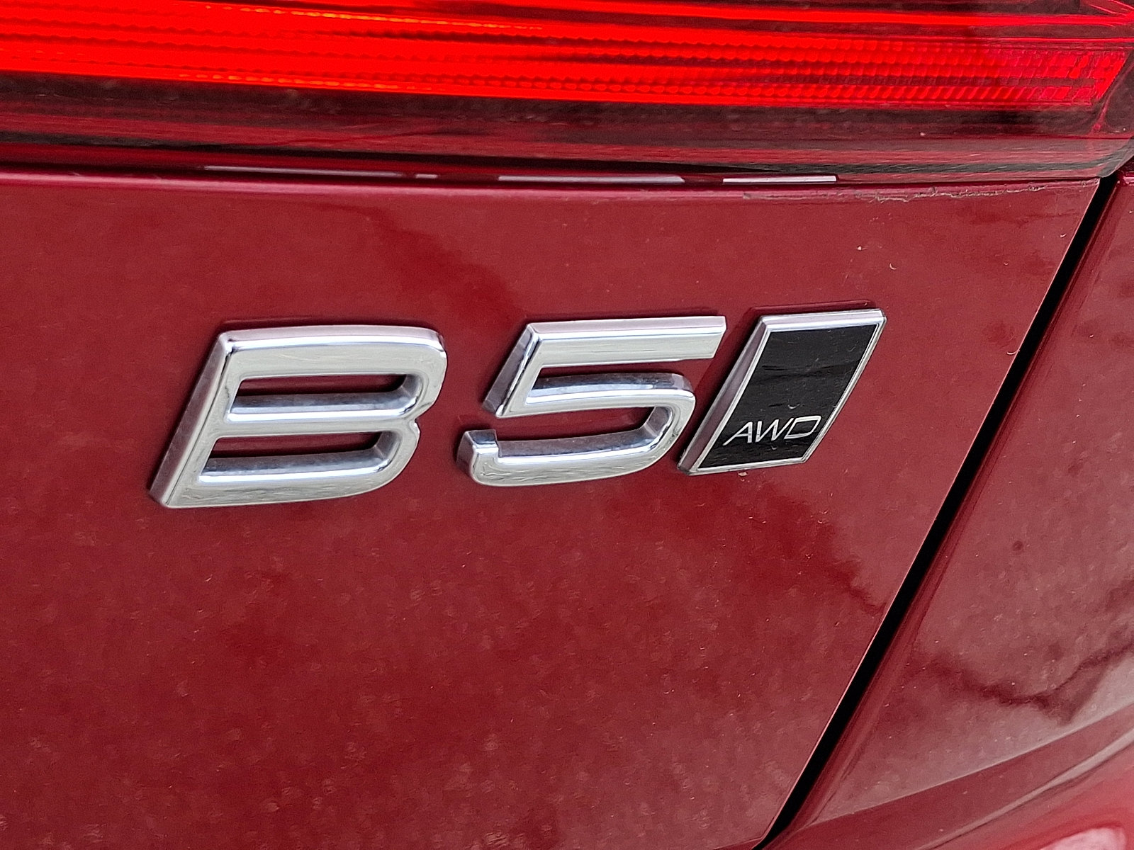 Certified 2023 Volvo XC60 B5 Plus w/ Climate Package image 31