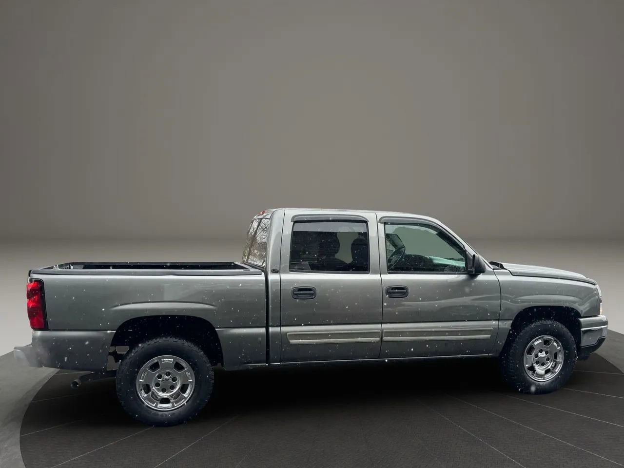 Used 2006 Chevrolet Silverado 1500 LT w/ Light Duty Power Package AWD/4WD image 3